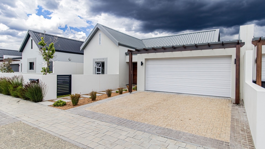 To Let 4 Bedroom Property for Rent in Sitari Country Estate Western Cape